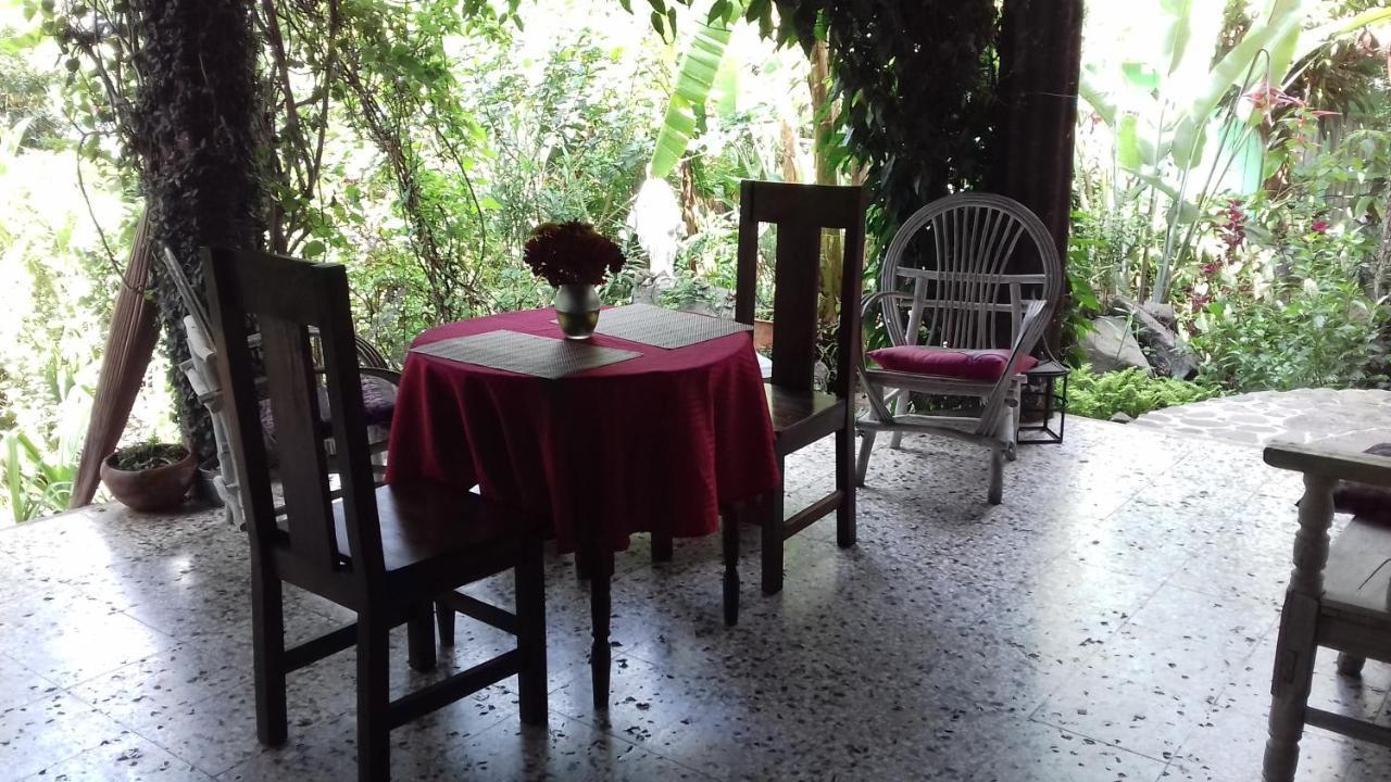 Hotel Y Restaurante La Casa Rosa Santa Cruz La Laguna Exterior photo